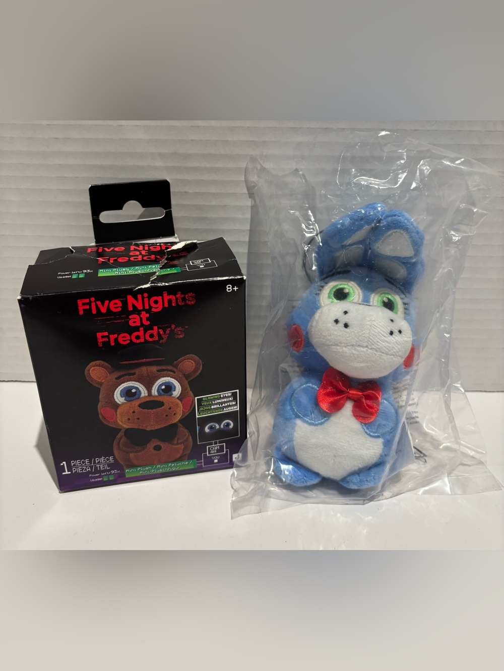 Five Nights at Freddy's TOY BONNIE Mini Plush Jazwares Blind GLOWING EYES